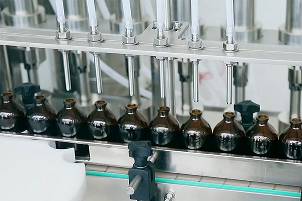 液体灌装机厂家：选择与相助的要害要素