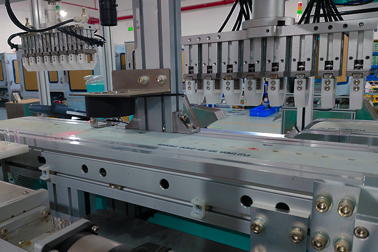 自动化点胶机装备的应用与优势