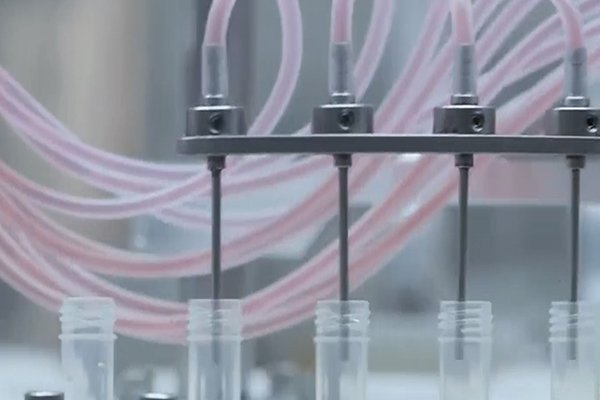 全自动灌装机生产线价钱影响因素及选购指南