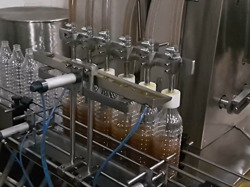 全自动液体灌装生产线推动企业实现高效智能化生产
